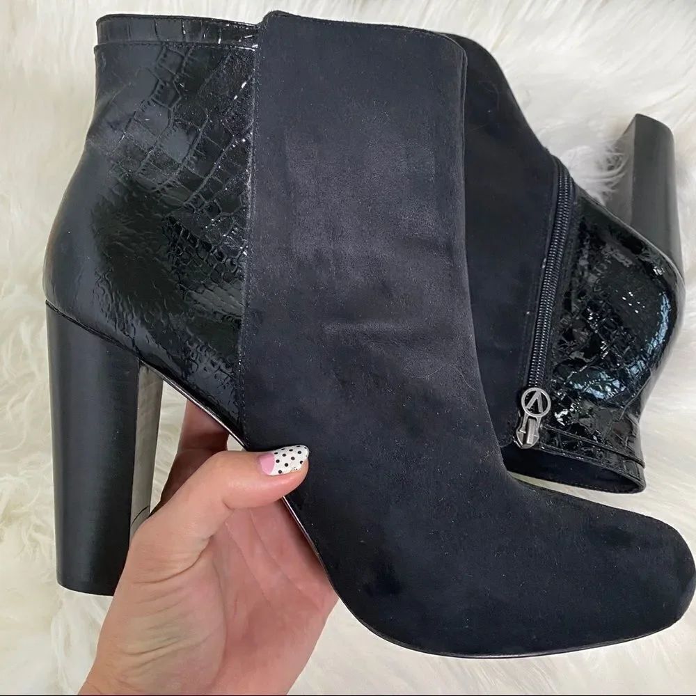 Victor Alfaro black suede croco embossed booties - Picture 3 of 9